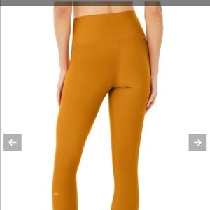 Alo Yoga High-Waist Airlift 7/8 Legging, Bronzed, Medium